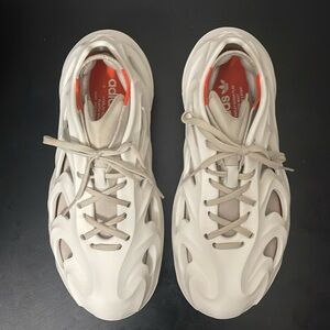 Adifom Q ‘Off-White’